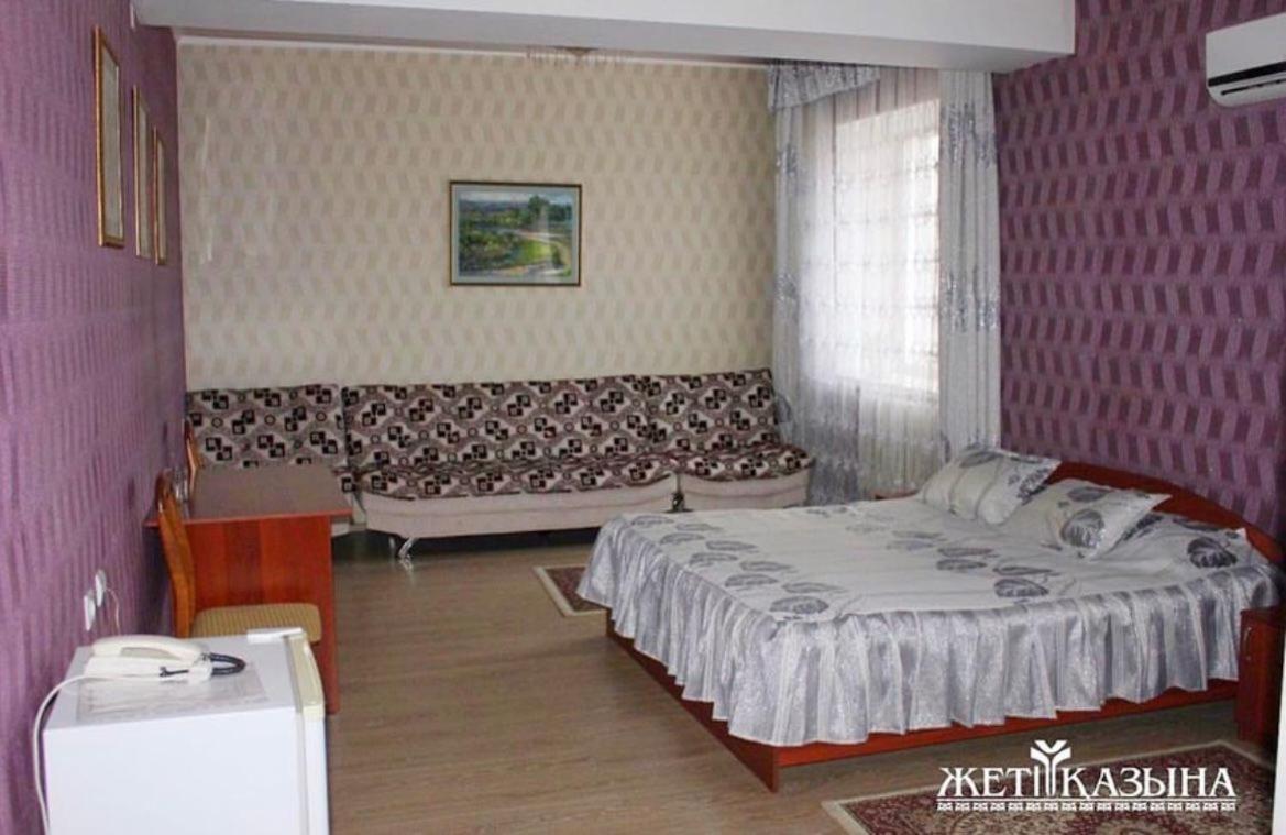 Zharkent Гостиничный Комплекс Жеты Казына מראה חיצוני תמונה
